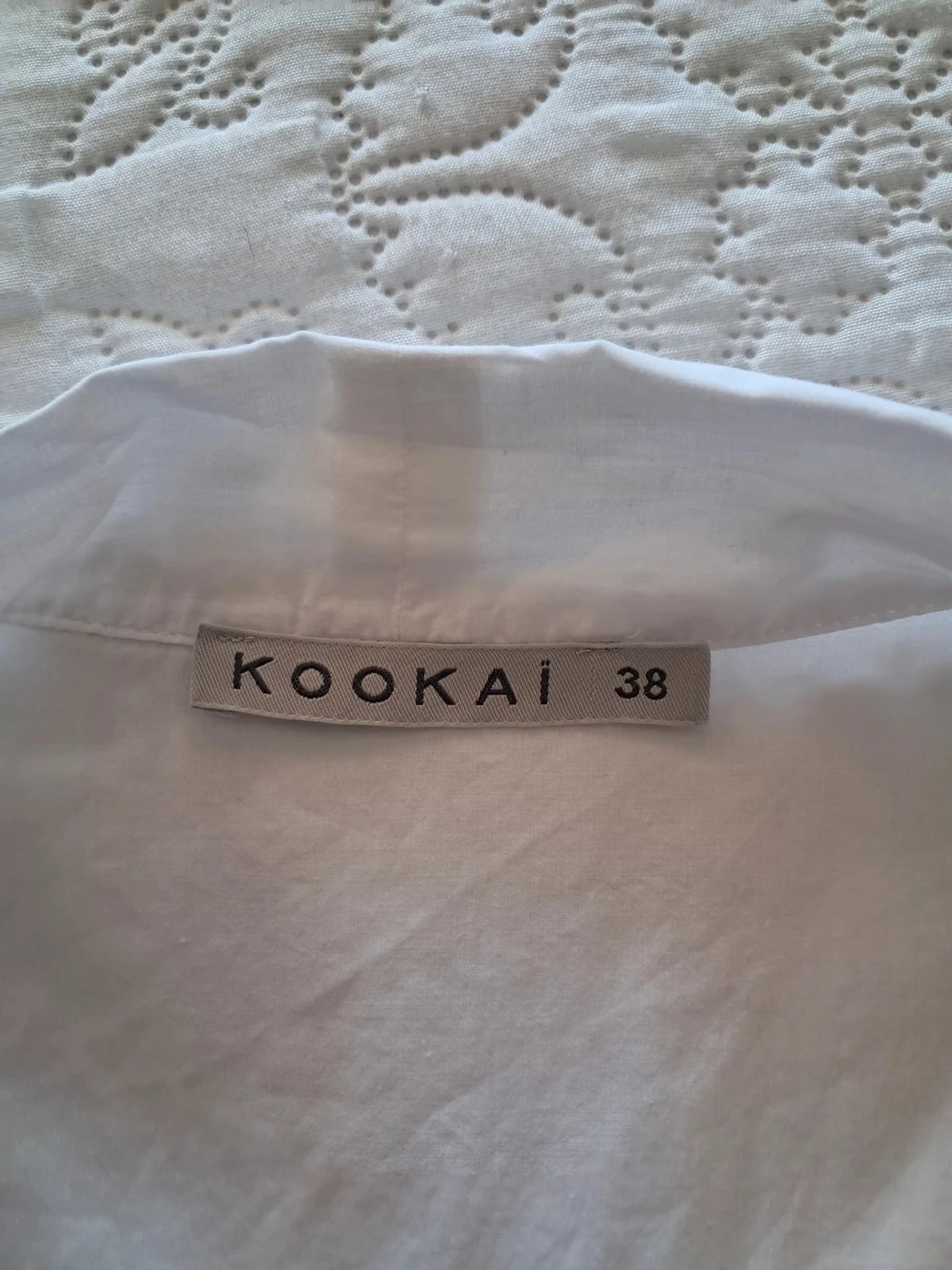 Blouse blanche sans manches avec col cravate Kookai taille 38 – photo 7